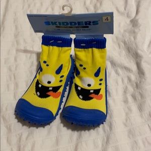 Skidders Toddler sock/shoes size 4